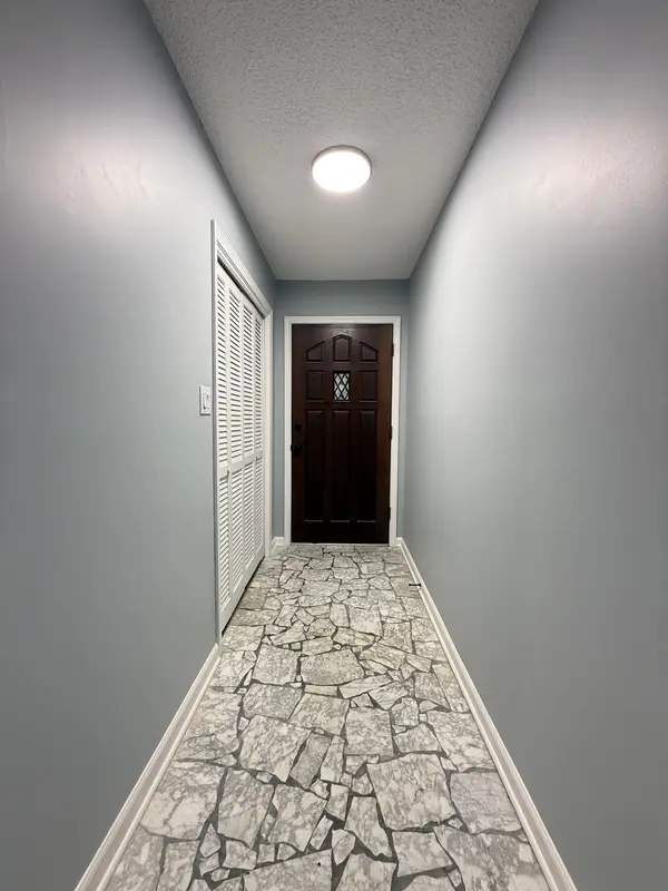 71 N Hampton Ln, Jackson, TN 38305
