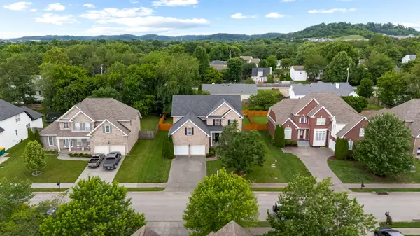 1018 Brixworth Dr, Thompsons Station, TN 37179