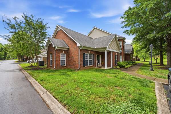 11 Leftwich Ct, Lebanon, TN 37087