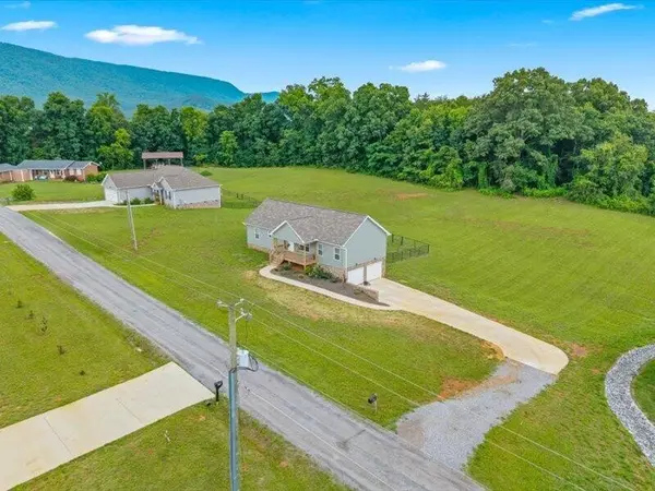 120 County Road 891, Etowah, TN 37331