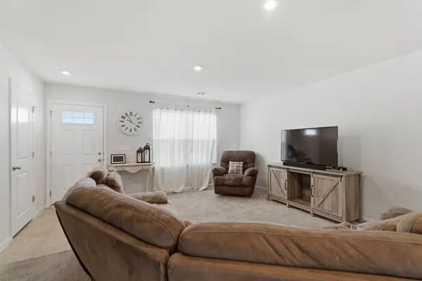5742 Stardive Way, Christiana, TN 37037