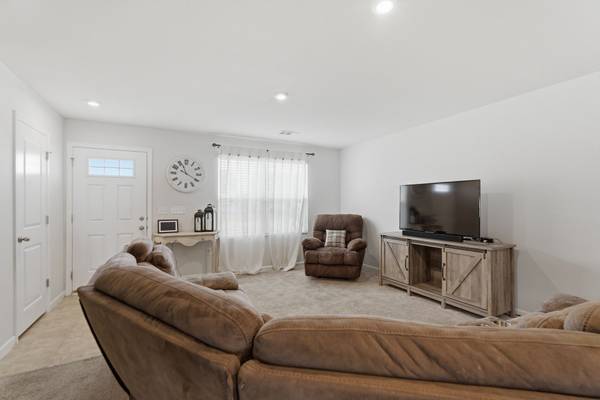 5742 Stardive Way, Christiana, TN 37037