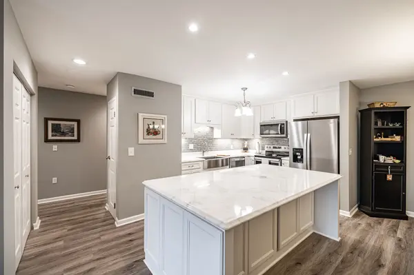 200 Sanders Ferry Rd #2408, Hendersonville, TN 37075