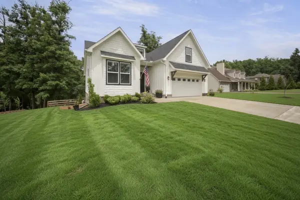 212 Cherokee Dr, White Bluff, TN 37187