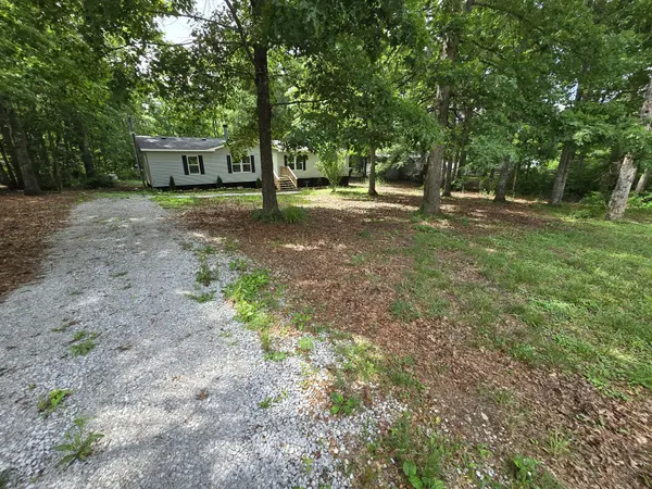 601 Foxwood Drive, Crossville, TN 38571