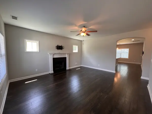 1079 Harper Dean Way, Gallatin, TN 37066