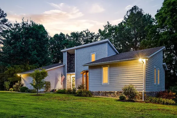 939 Pine Grove Rd, Smithville, TN 37166