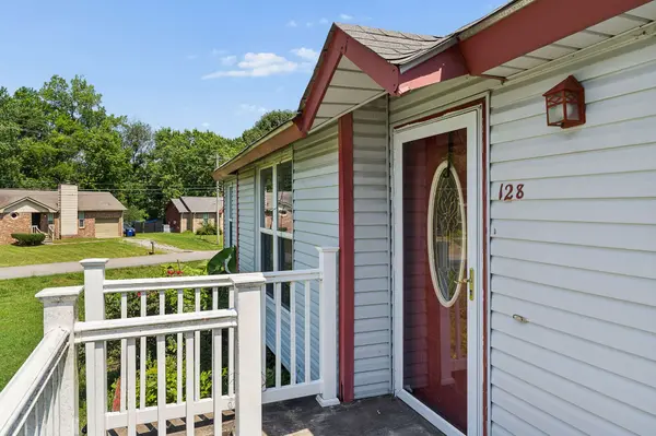 128 Stoneridge Pkwy, La Vergne, TN 37086