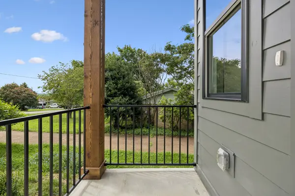 2434B Chapman Dr, Nashville, TN 37206