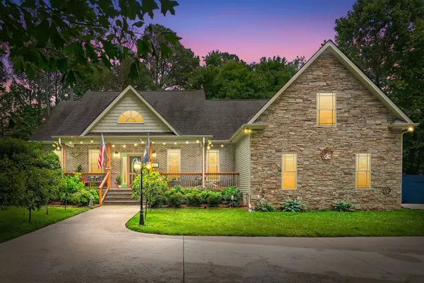 2700 Dover Rd, Woodlawn, TN 37191