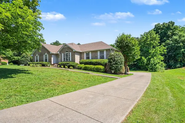 1029 Nina Dr, Springfield, TN 37172