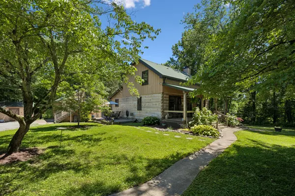 396B Pee Dee Branch Rd, Cottontown, TN 37048