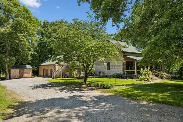 396B Pee Dee Branch Rd, Cottontown, TN 37048