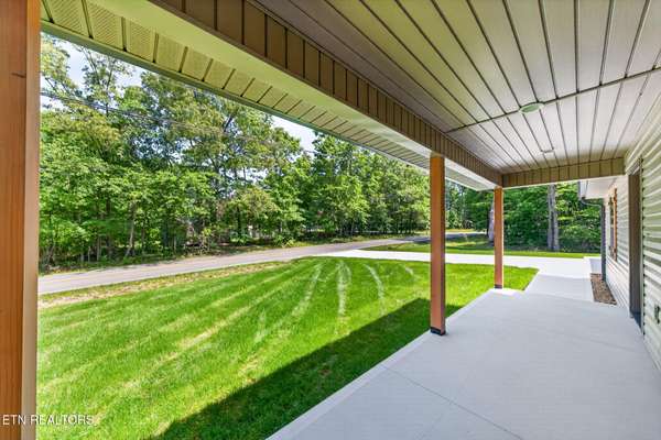 1146 Natchez Trace, Crossville, TN 38572