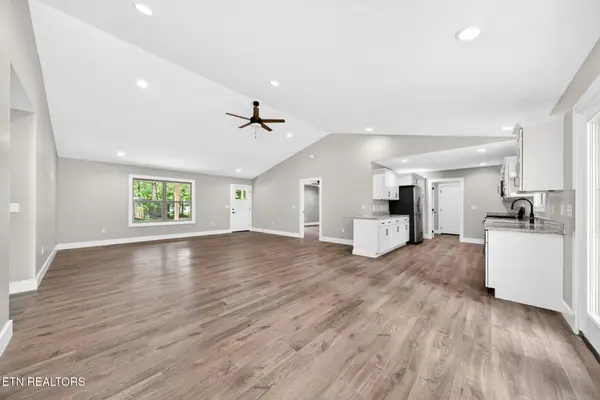 1146 Natchez Trace, Crossville, TN 38572