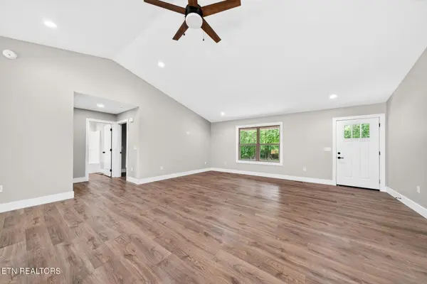 1146 Natchez Trace, Crossville, TN 38572