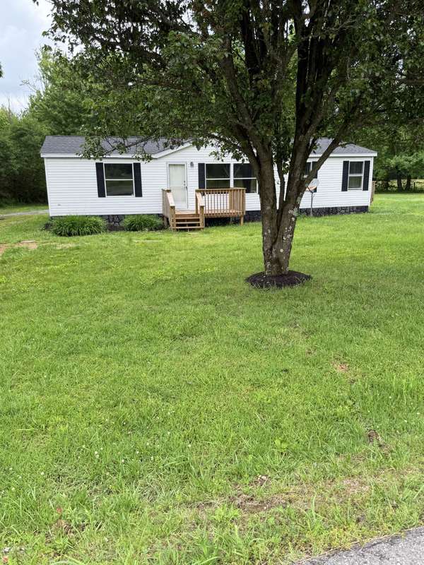 1751 Union Camp Rd, Lafayette, TN 37083