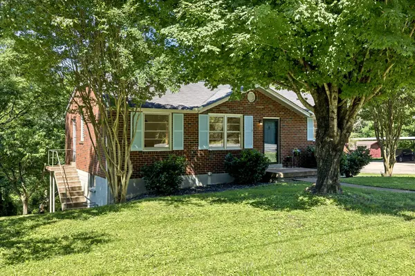 553 Brewer Dr, Nashville, TN 37211