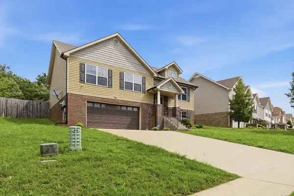 1009 Ishee Dr, Clarksville, TN 37042
