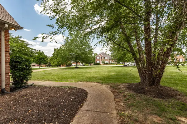 1703 Wrencrest Dr, Mount Juliet, TN 37122
