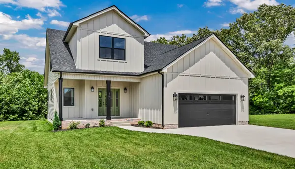 357 Chase Dr, Clarksville, TN 37043