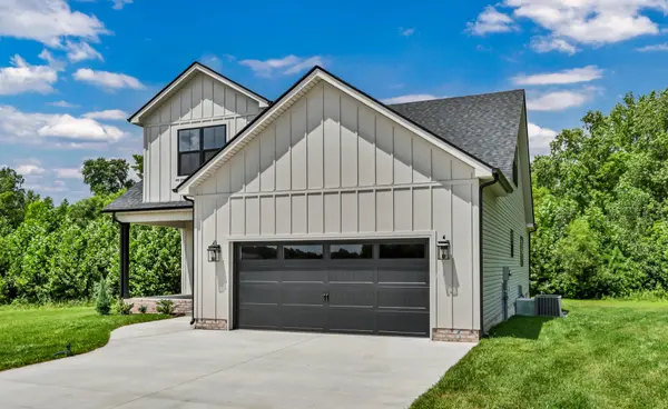357 Chase Dr, Clarksville, TN 37043