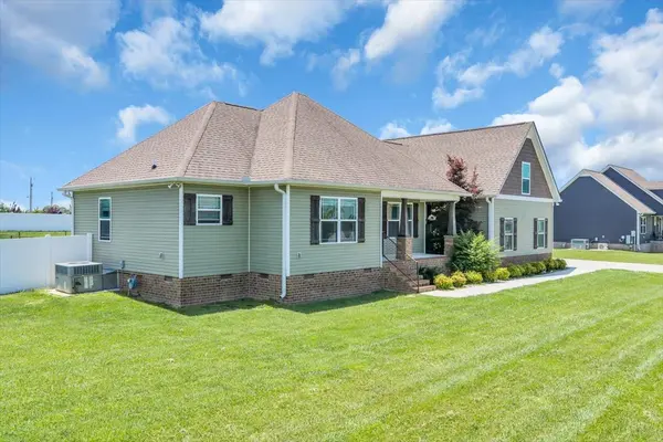 531 Richland Farms Dr, Manchester, TN 37355