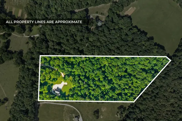 1300 Brummit Rd, Charlotte, TN 37036