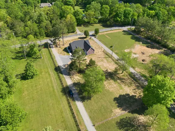 8347 Horseshoe Rd, Cross Plains, TN 37049