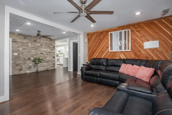 925 Chickasaw Ave, Nashville, TN 37207