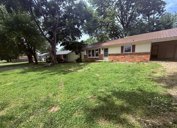318 Tipton St, Lawrenceburg, TN 38464