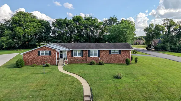 700 Dow Dr, Shelbyville, TN 37160