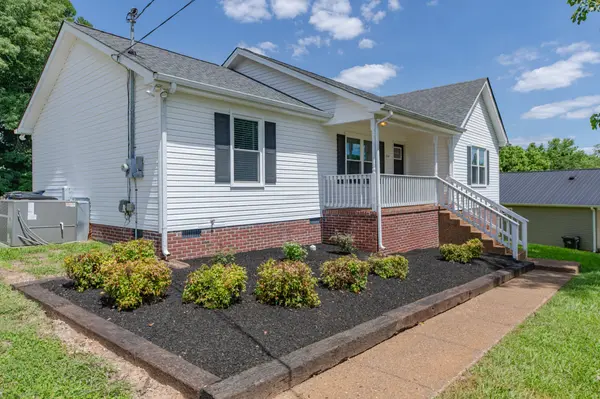 824 Mulberry Dr, Columbia, TN 38401