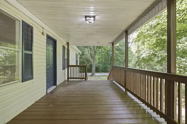 565 Clint Flowers Rd, Mc Ewen, TN 37101