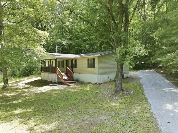 565 Clint Flowers Rd, Mc Ewen, TN 37101