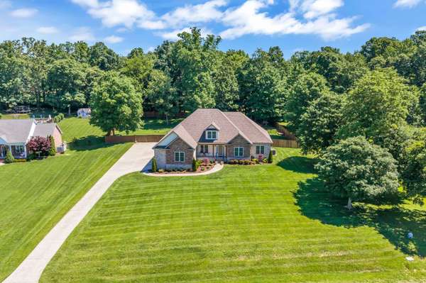 111 Bryton Court, Burns, TN 37029