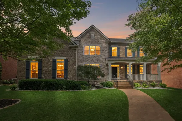 3053 Oxford Glen Dr, Franklin, TN 37067