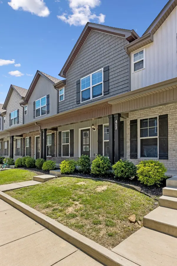 410 Rick McCormick Dr, La Vergne, TN 37086
