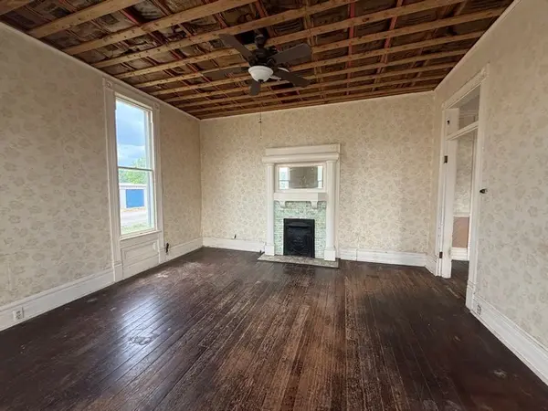 401 Cumberland St #E, Cowan, TN 37318