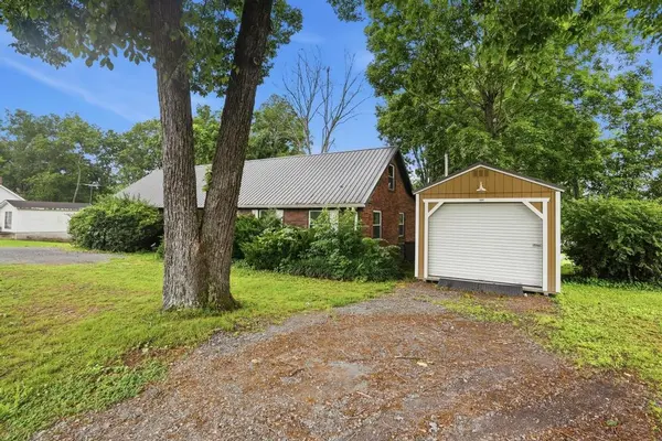 553 Lafayette Rd, Red Boiling Springs, TN 37150