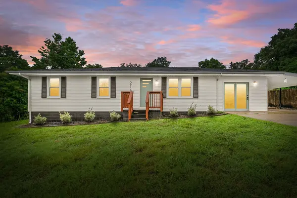 216 McIntosh Ave, Cumberland City, TN 37050