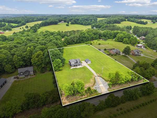 5676 Highway 48, Cunningham, TN 37052