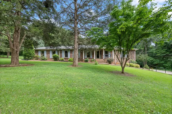 1016 Lakeview Dr, Hermitage, TN 37076