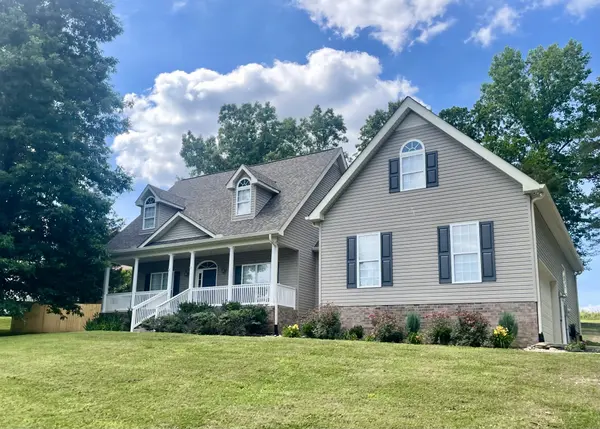 545 Red Fox Dr, Burns, TN 37029