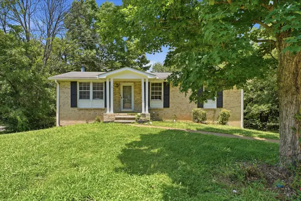 413 Clearwater Dr, Nashville, TN 37217
