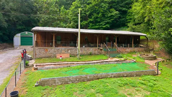 150 Amons Ln, Lafayette, TN 37083