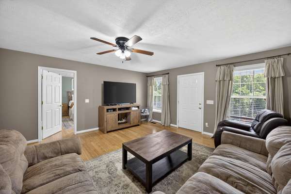 1959 Amber Meadows Rd, Cookeville, TN 38506
