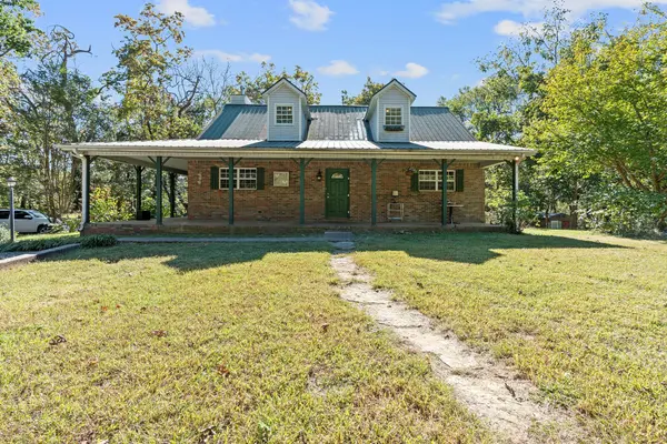 59 Grays Ln, Fayetteville, TN 37334