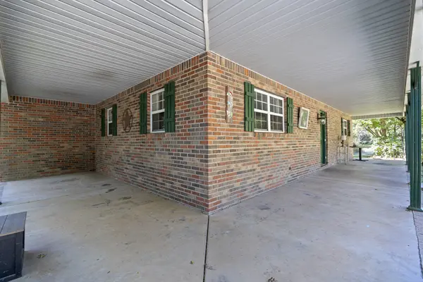 59 Grays Ln, Fayetteville, TN 37334