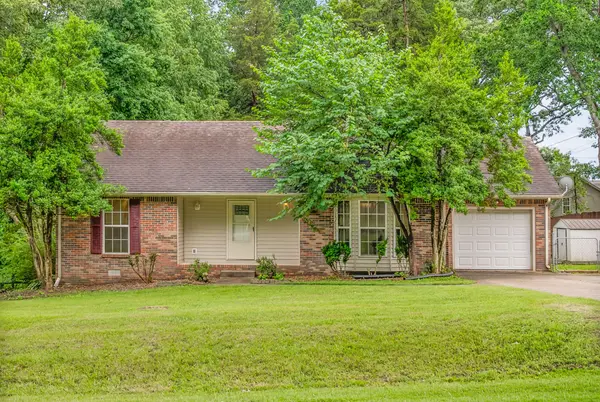 3325 Backridge Rd, Woodlawn, TN 37191